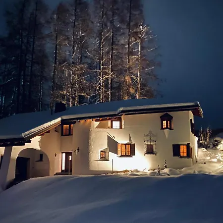 Chesa Surlej, Chalet