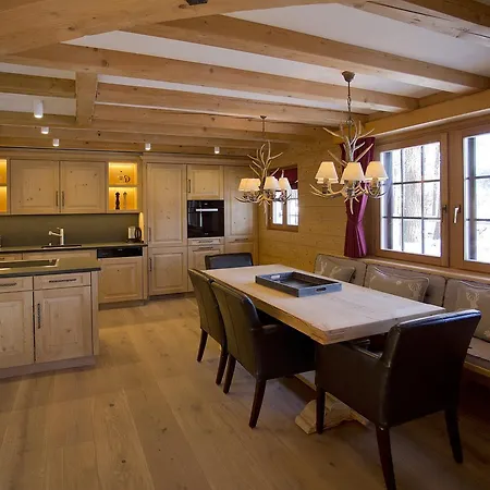 Chesa Surlej, Chalet